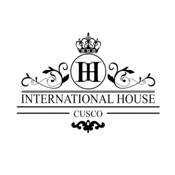 International House Cusco Logo